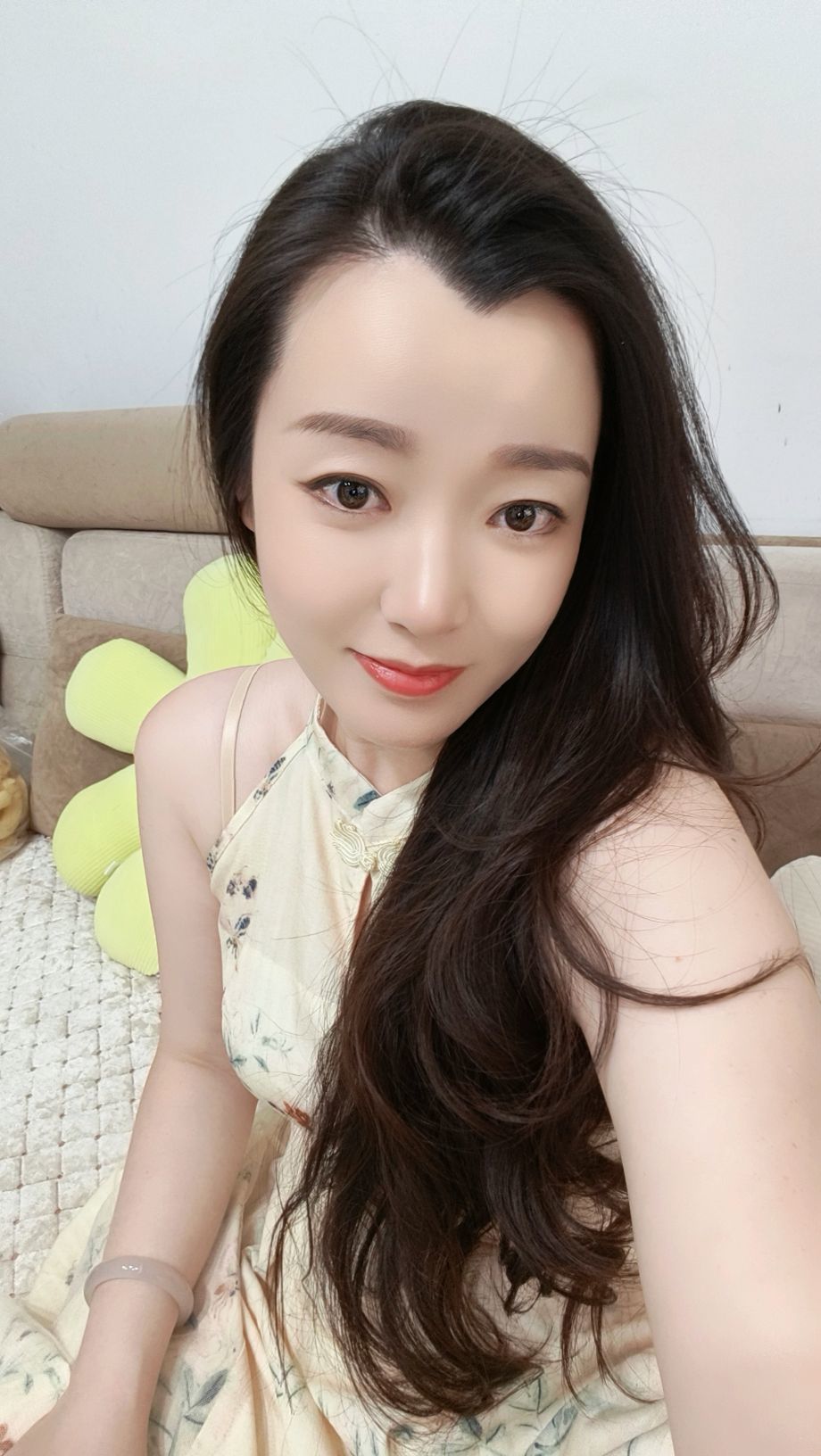 歌手赵佳怡的主播照片