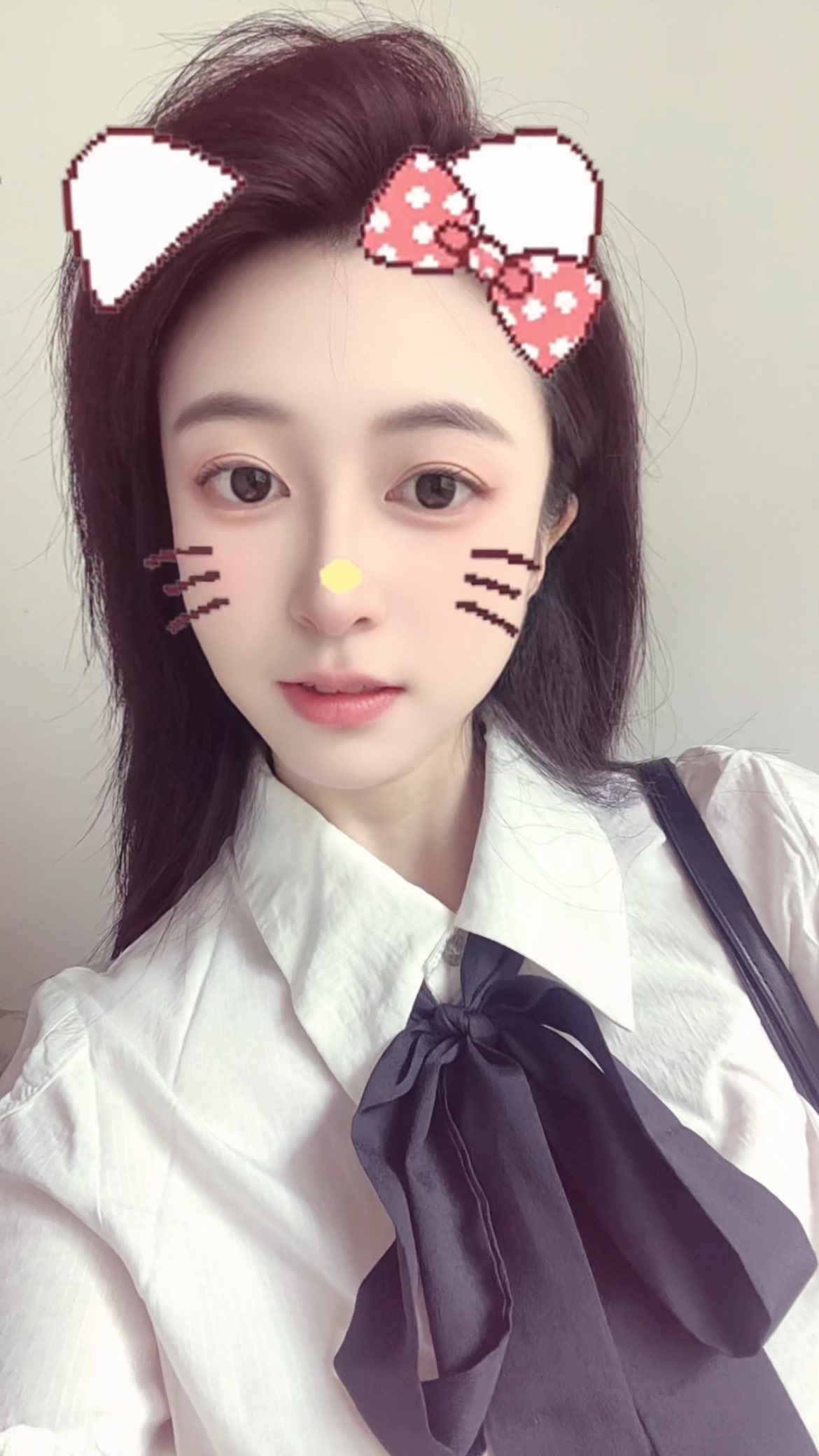 小妮的小熊主播图片