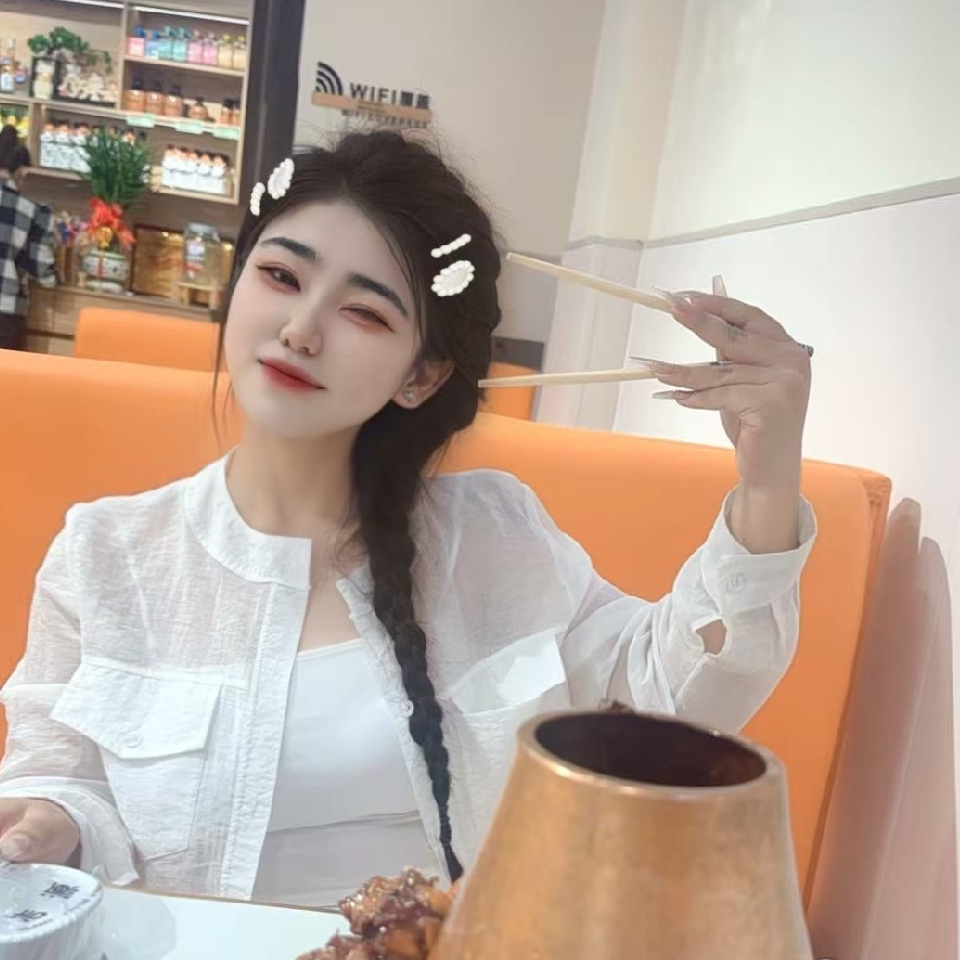 一只月亮🌙海报