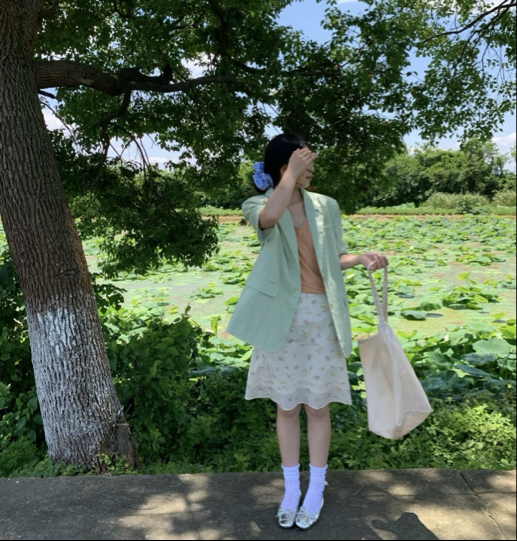 虞月iuui海报