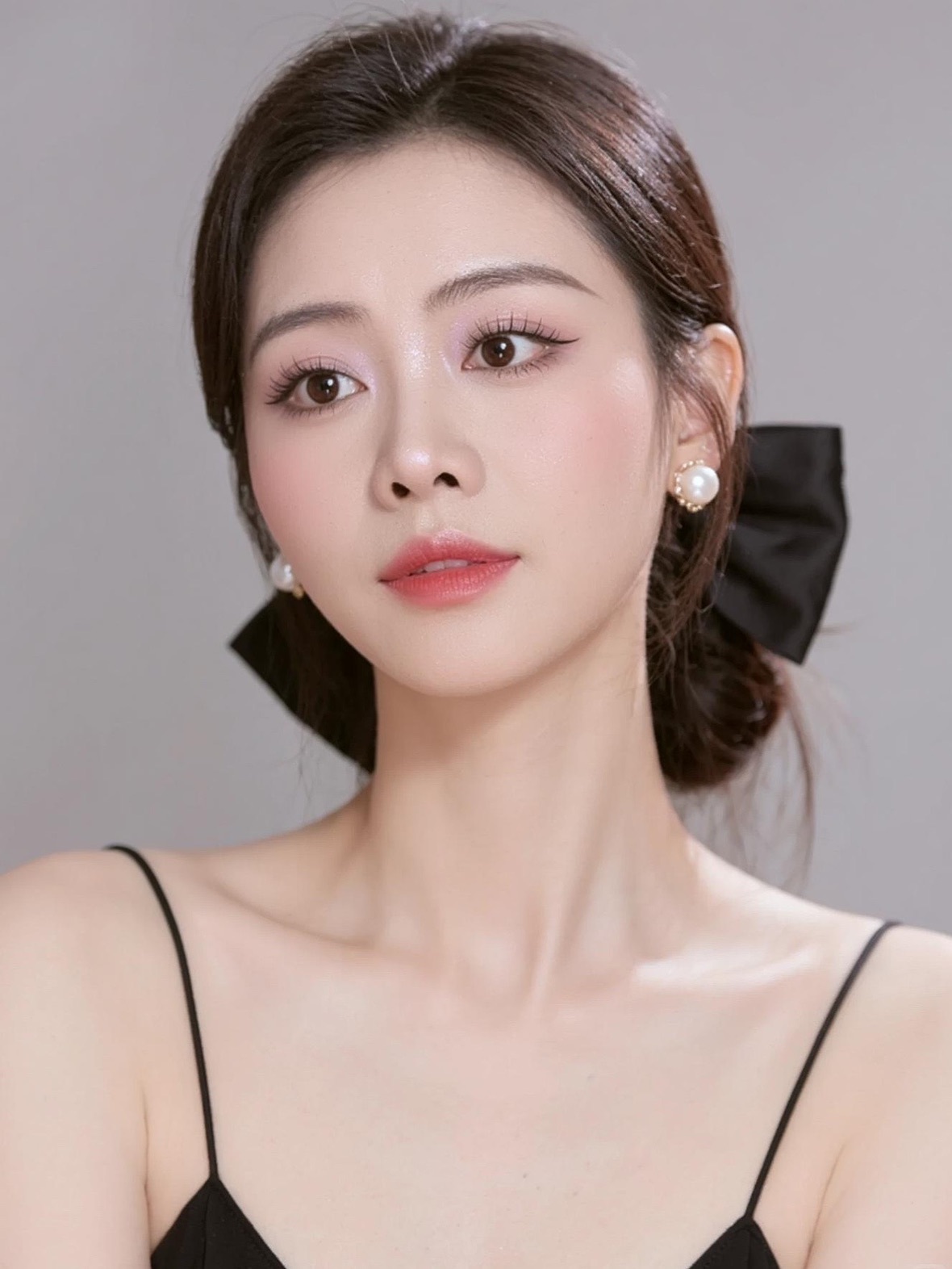 奕露西￥唱歌主播图片