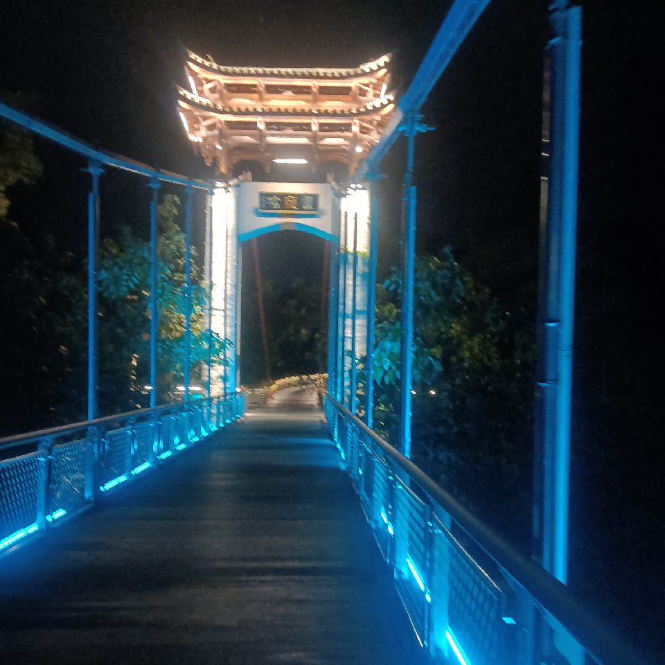 哄得柱海报