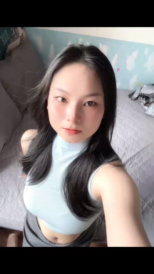 你的暧昧像街边的广告