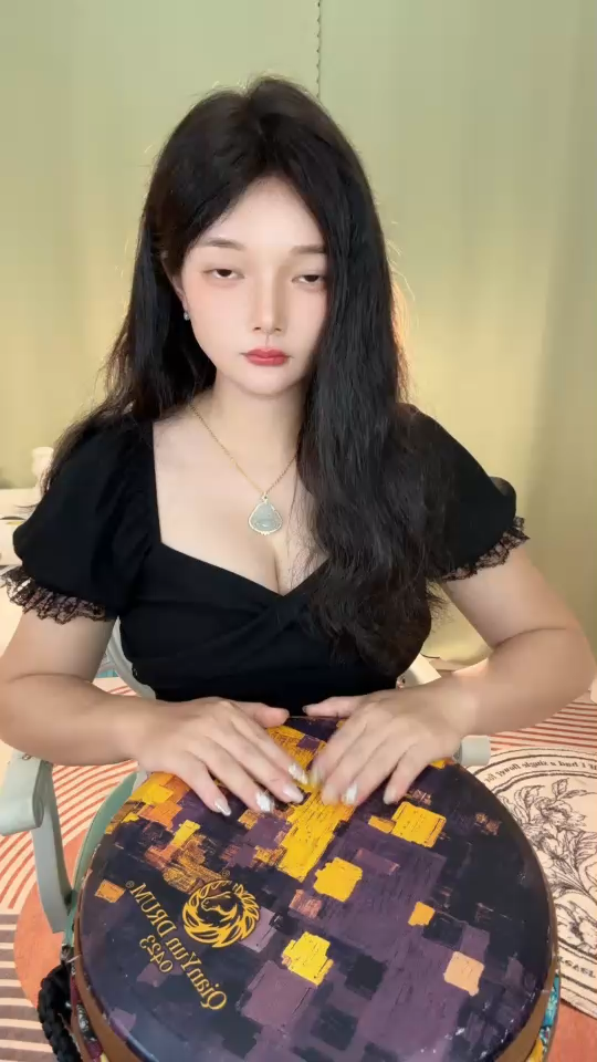 求点赞吖/狂笑