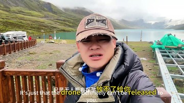 超娃和野生棕熊