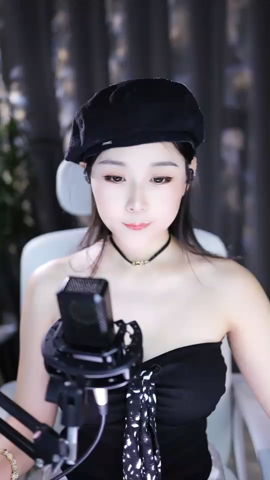 《雀跃》