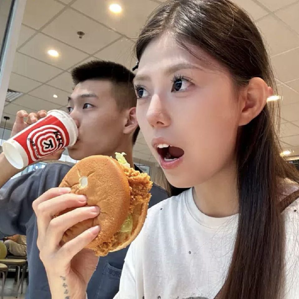 来自洛杉矶的伊896海报