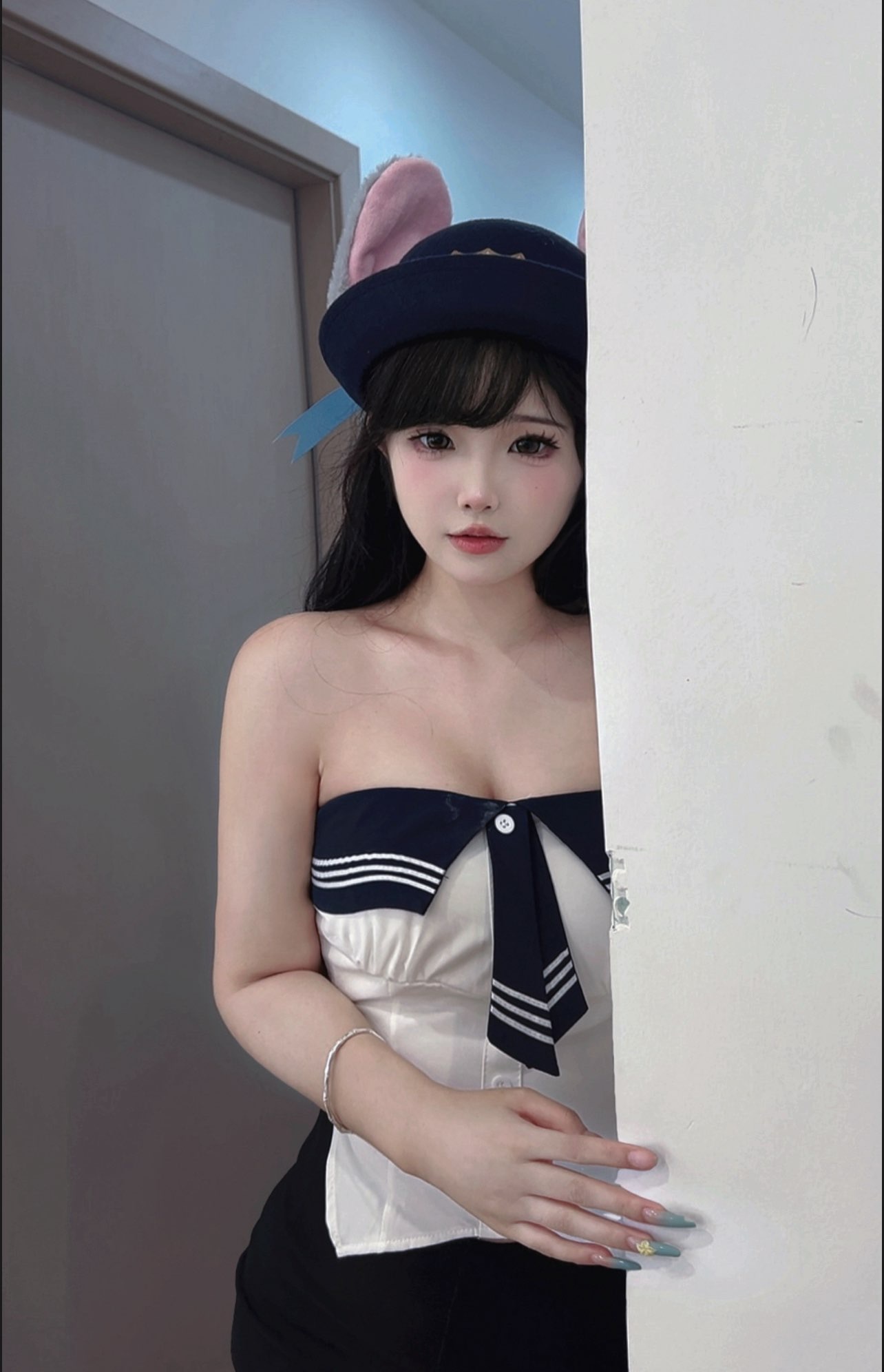 奶一口小葵主播图片