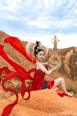 小长今💃饿晕了的图片