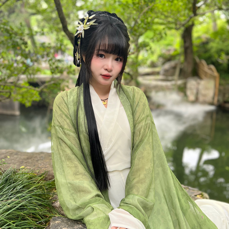 琳琳散散的主播海报