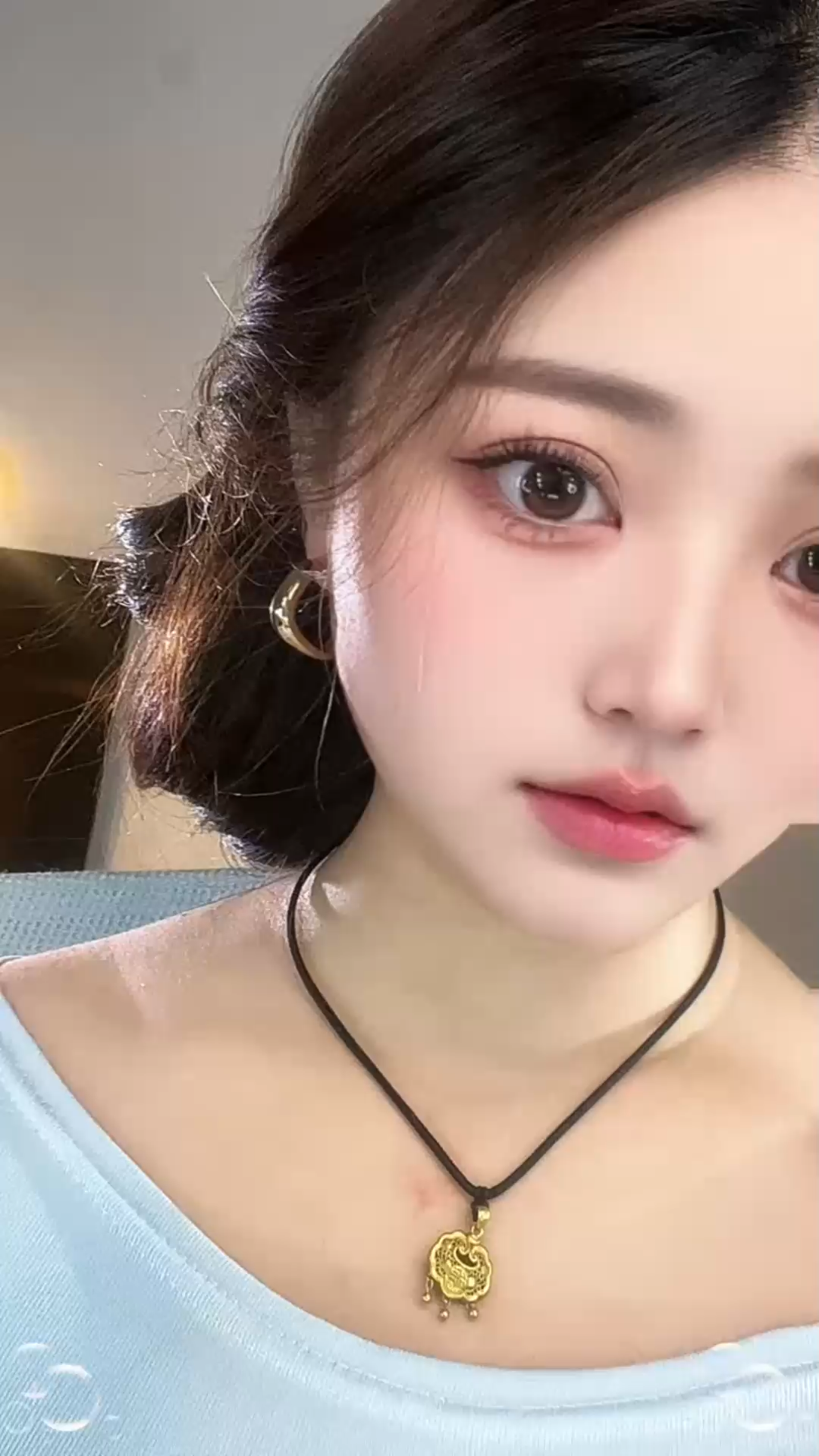一张国泰民安的脸