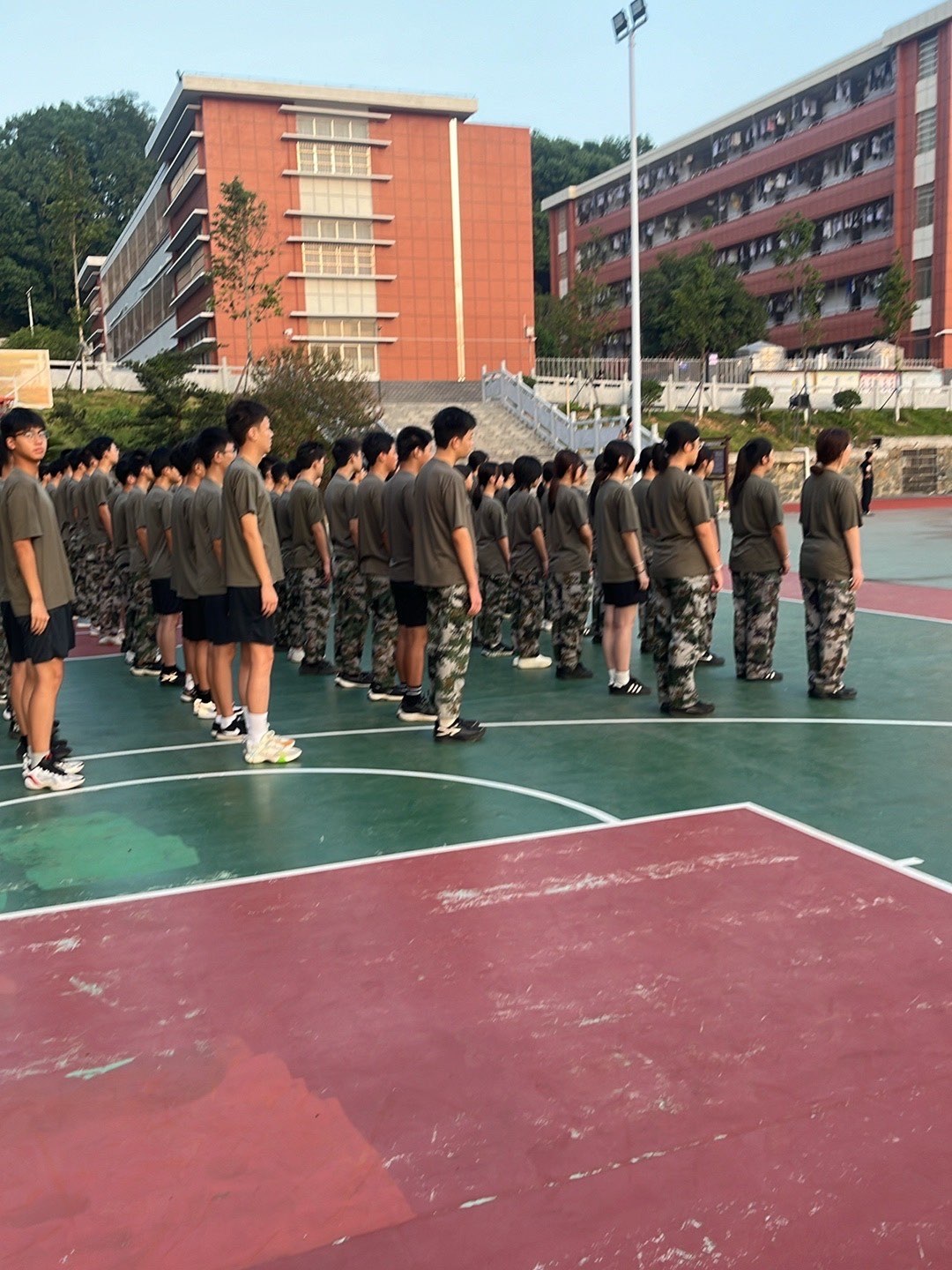 润洲不严主播图片