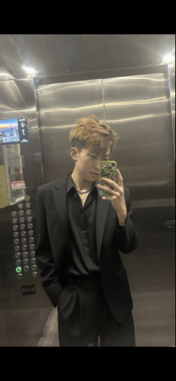 新人刘百万海报