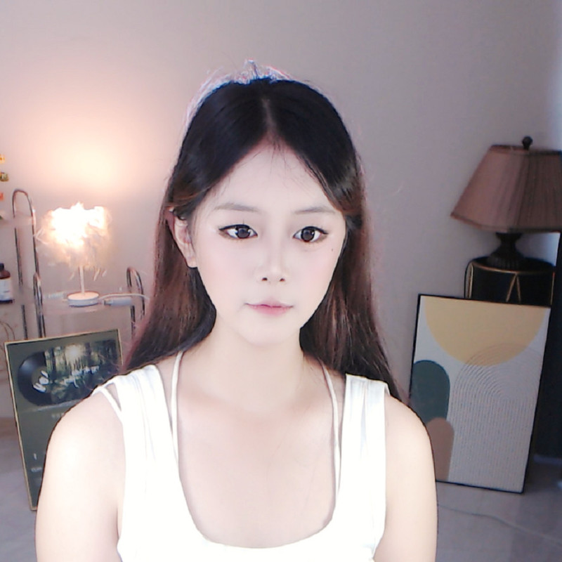 新人小小欣海报