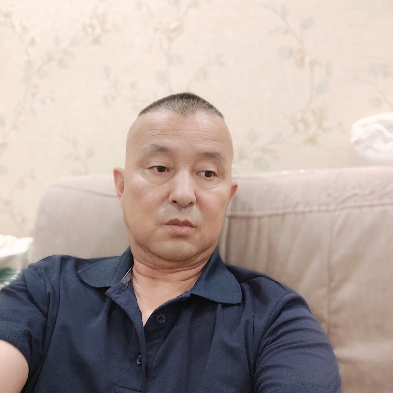 安静的小医生的主播海报