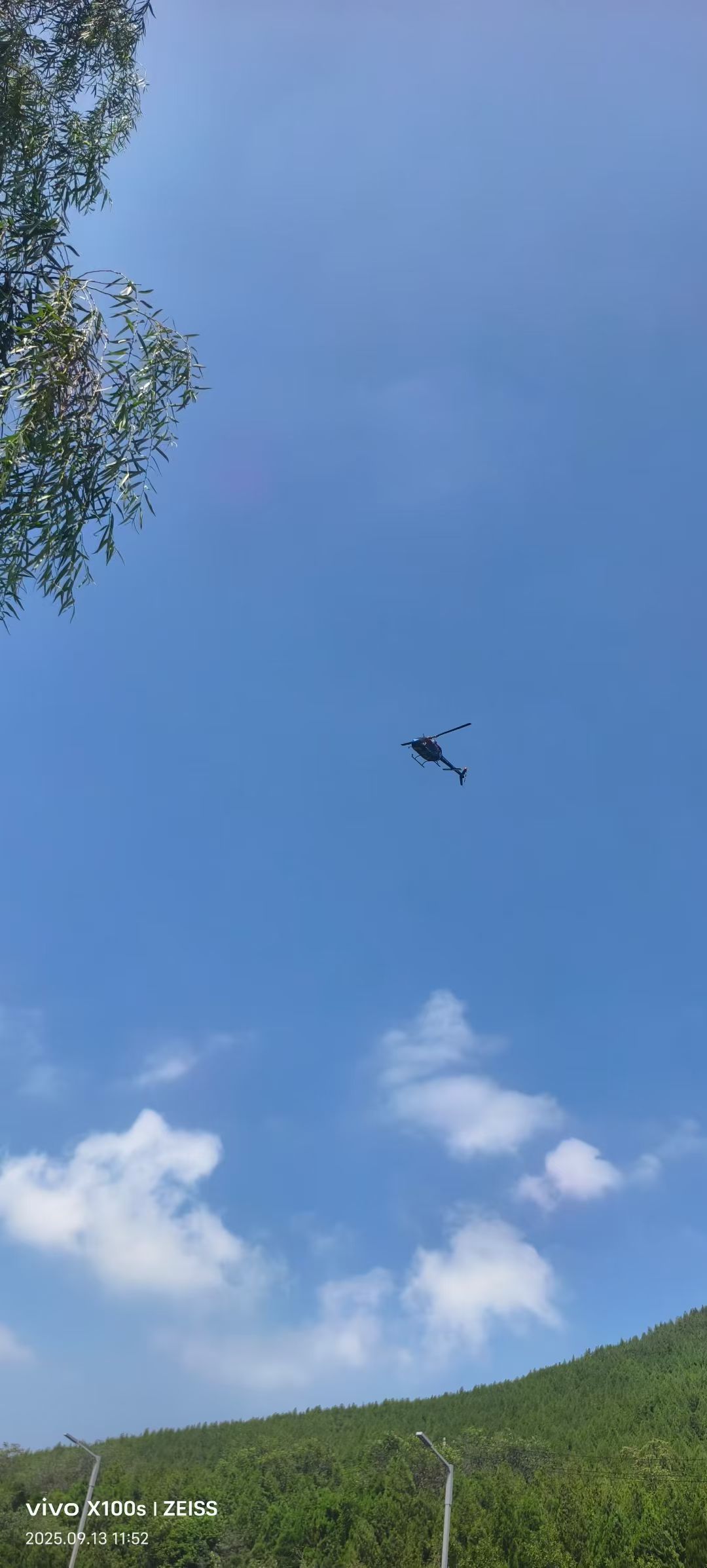 妞妞徒步三亞的主播照片