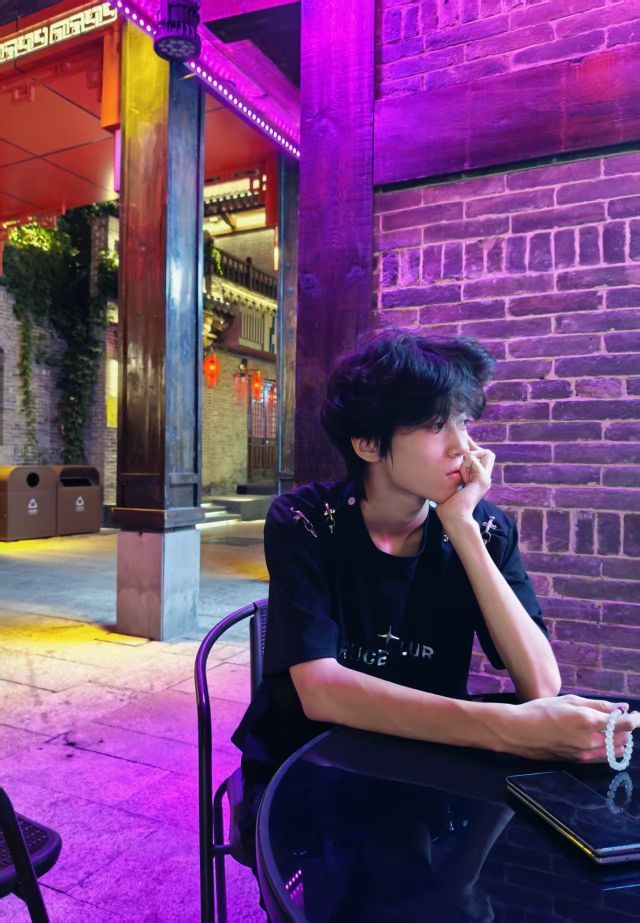 戴維瓊斯~主播圖片
