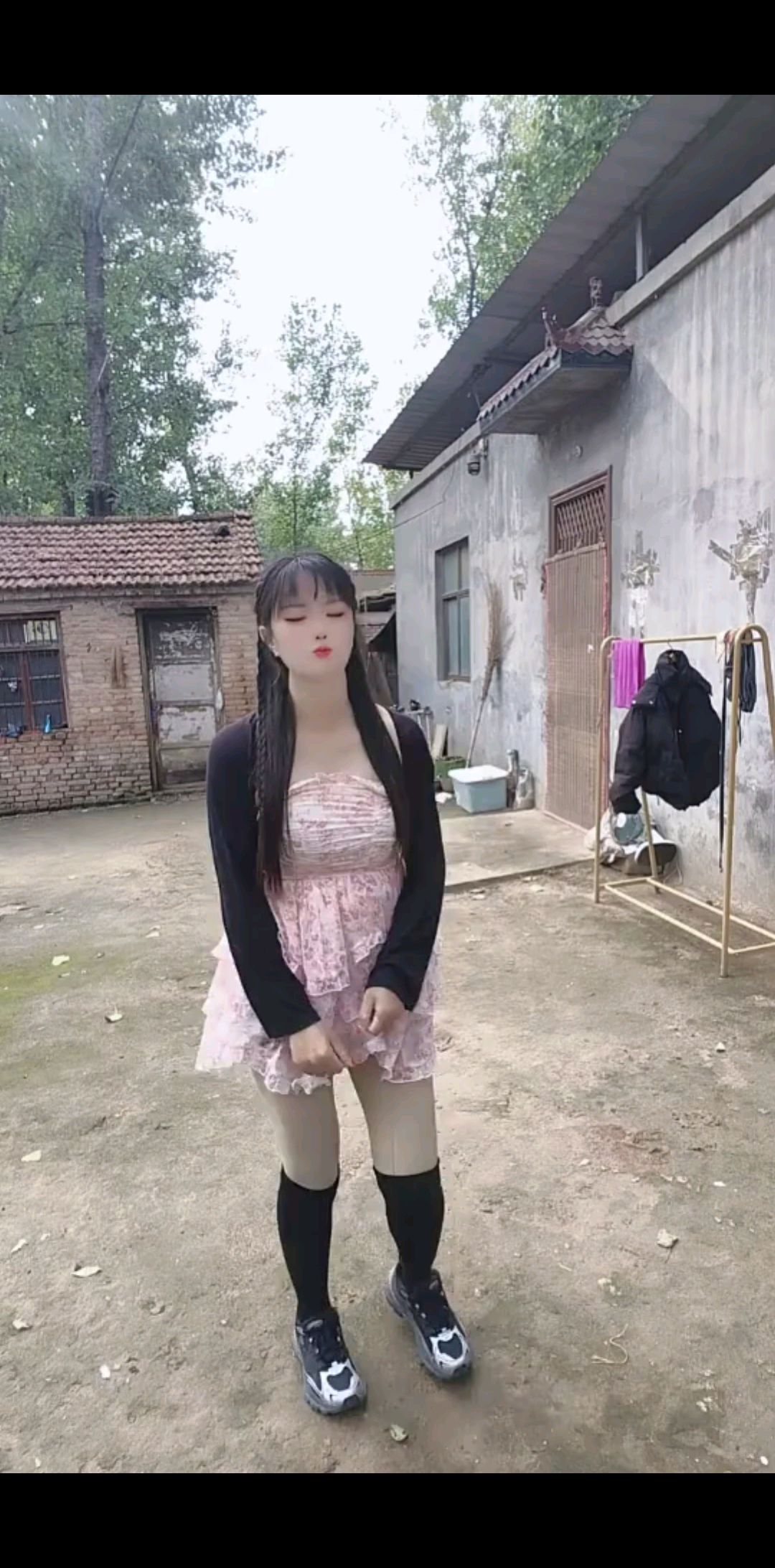 喜欢唱，喜欢跳/窃笑