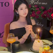 媚儿一个人
