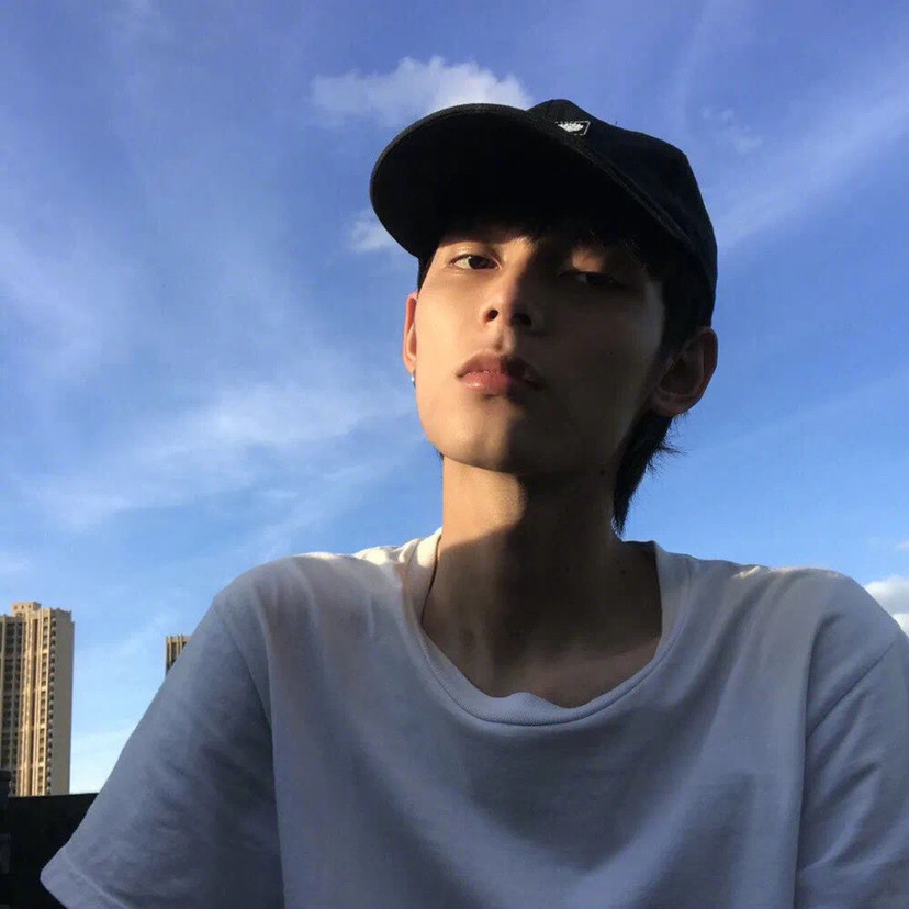 ☼气愤的向向海报