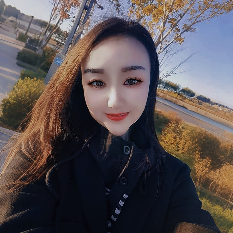 新人初晨儿的主播海报