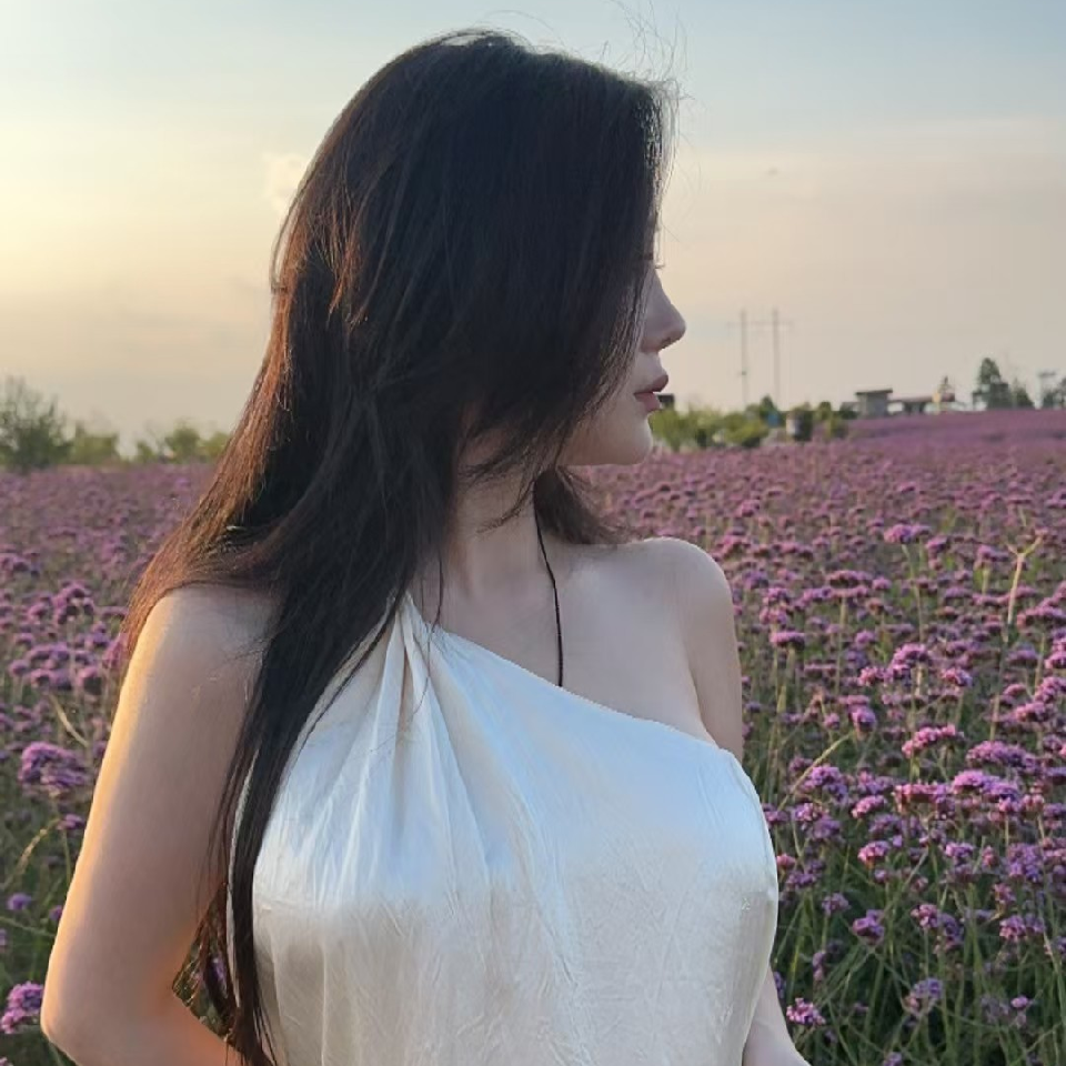 朵儿❁明媚阳光海报