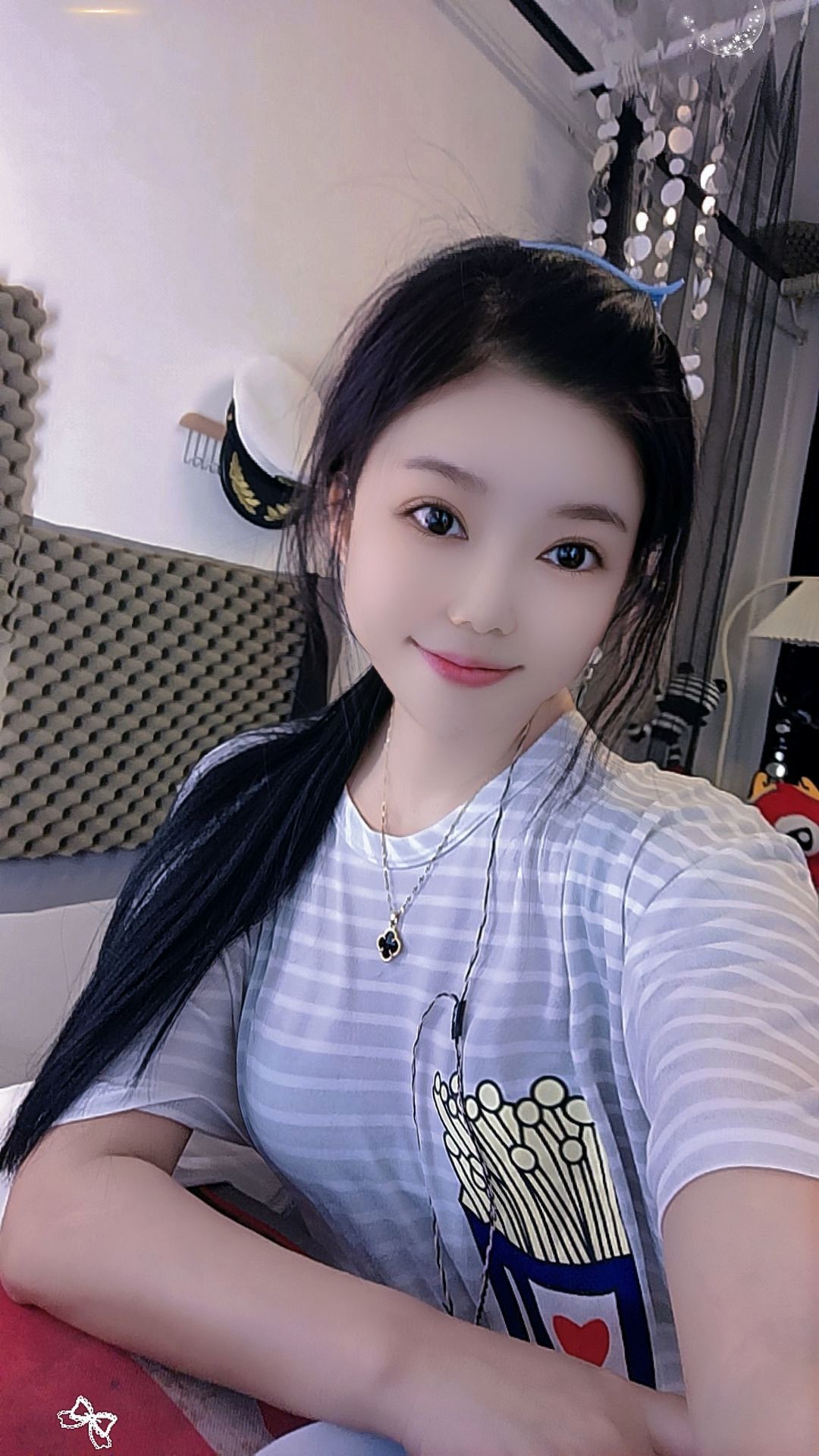 ღ娜娜ぃ安静唱歌🍀主播图片