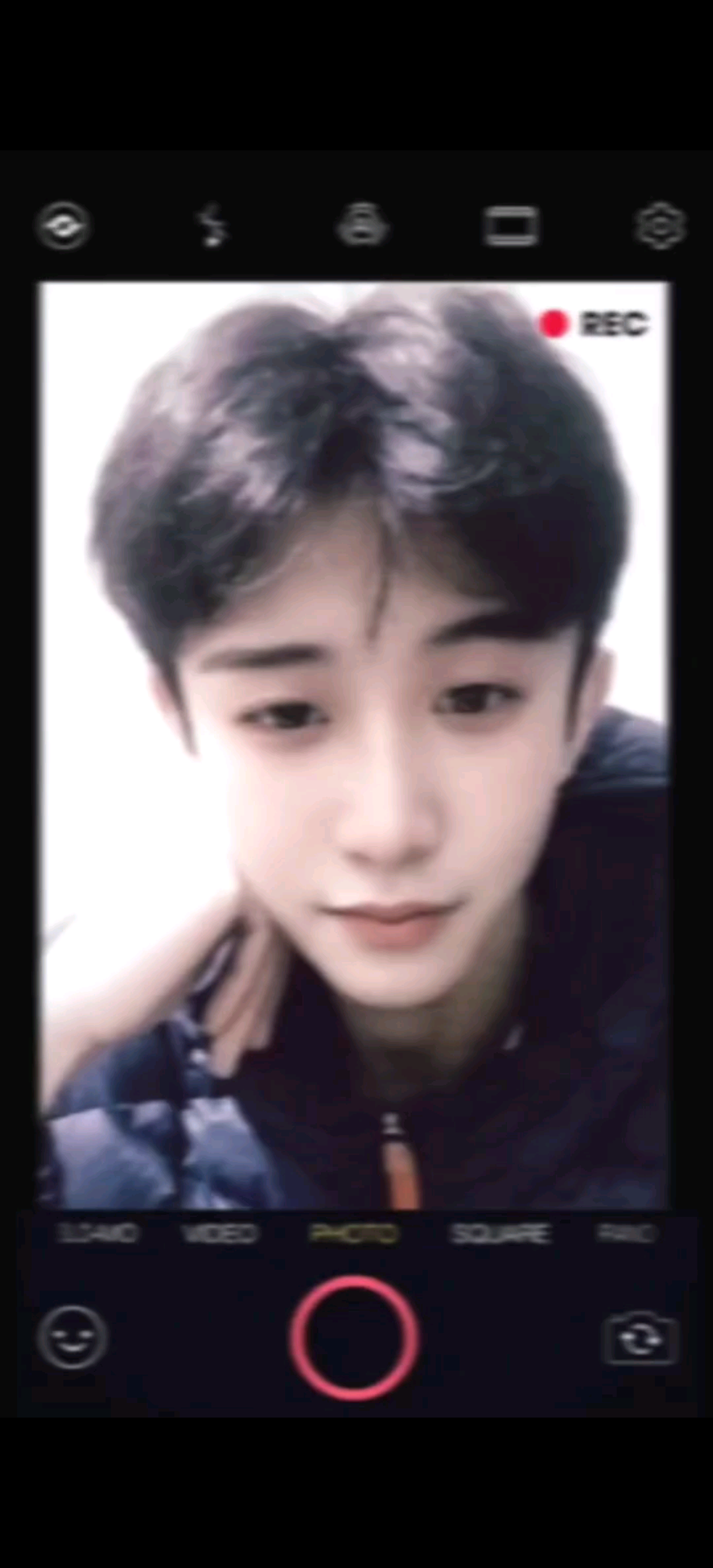 小帅，小帅/淡定