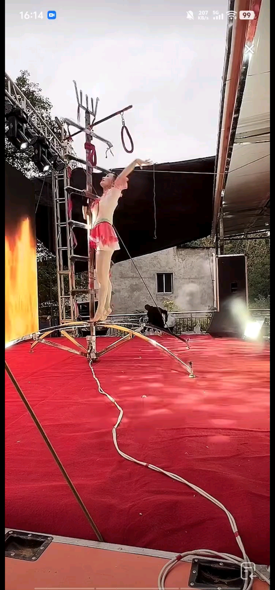 美女上刀山下火海的表