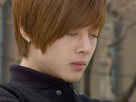 谢奋帆主播照片