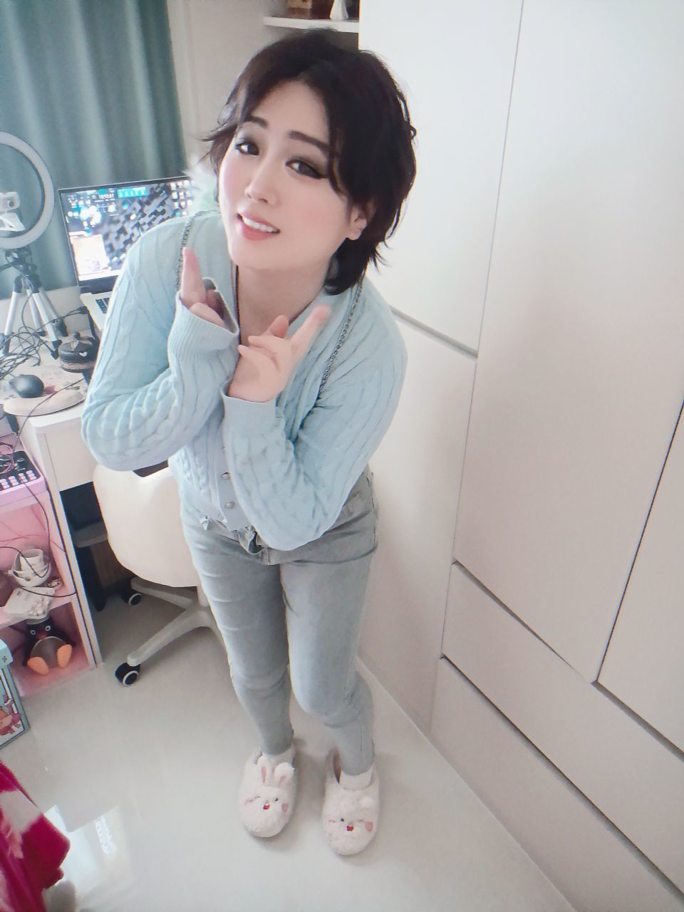 甜甜私房猫_安静的主播照片
