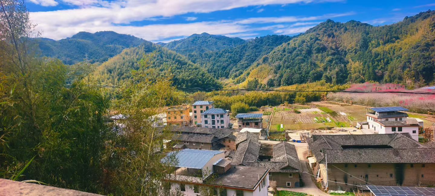 妞妞骑行西双版纳主播图片