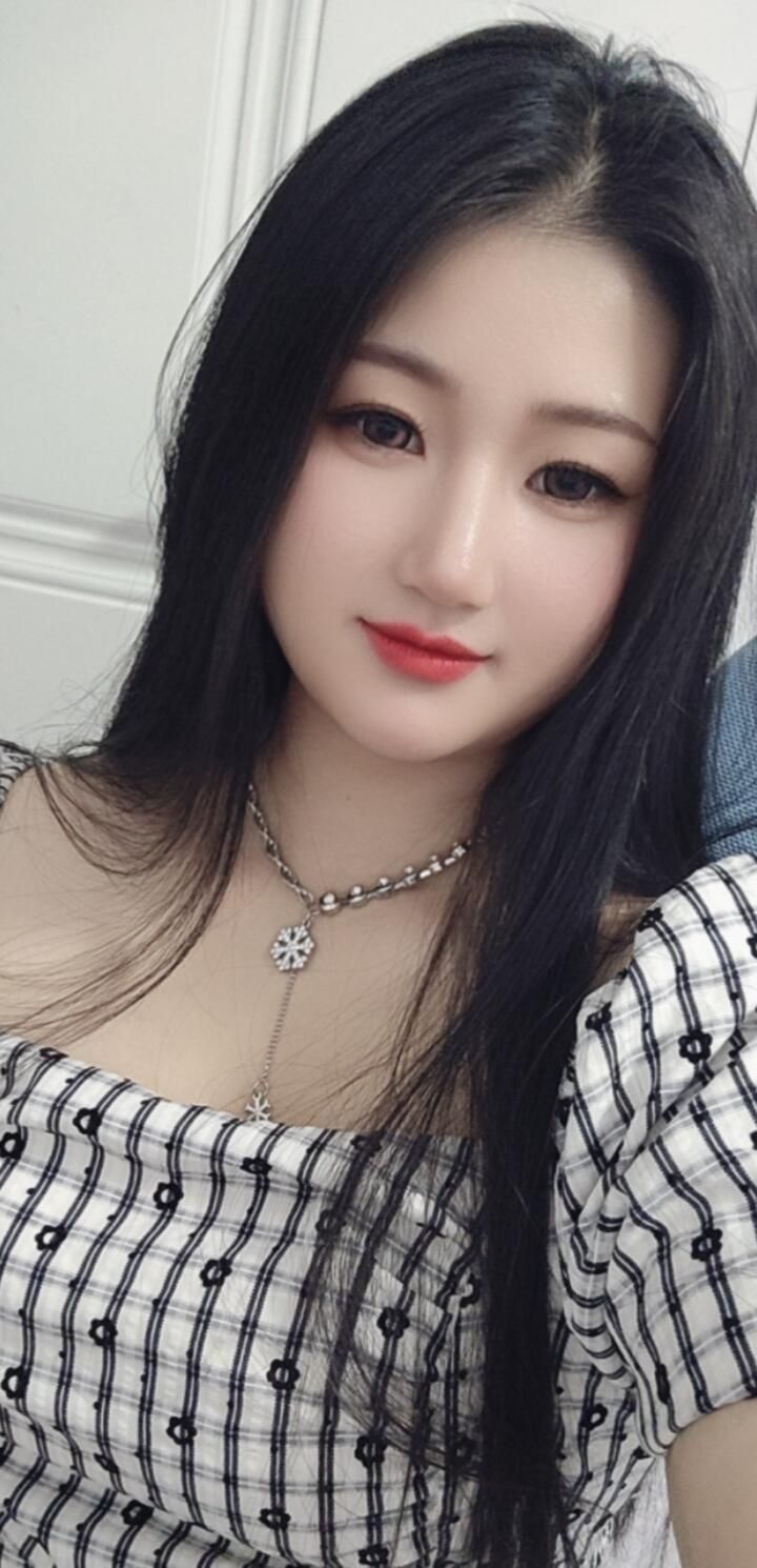 小薪亿点点的主播照片