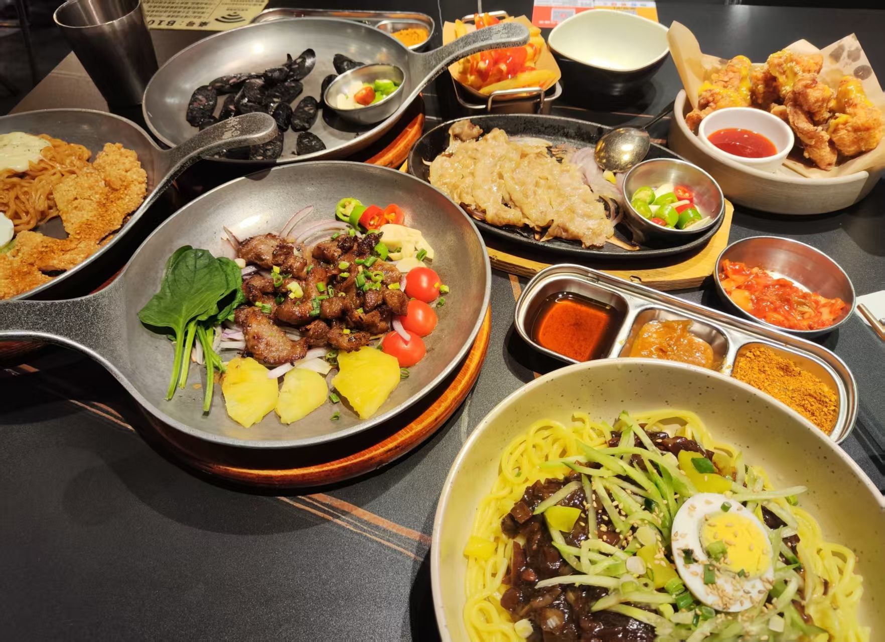 晴儿祝大家新年快乐！的图片