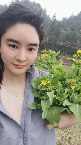 青杉🎤回村手机播主播照片