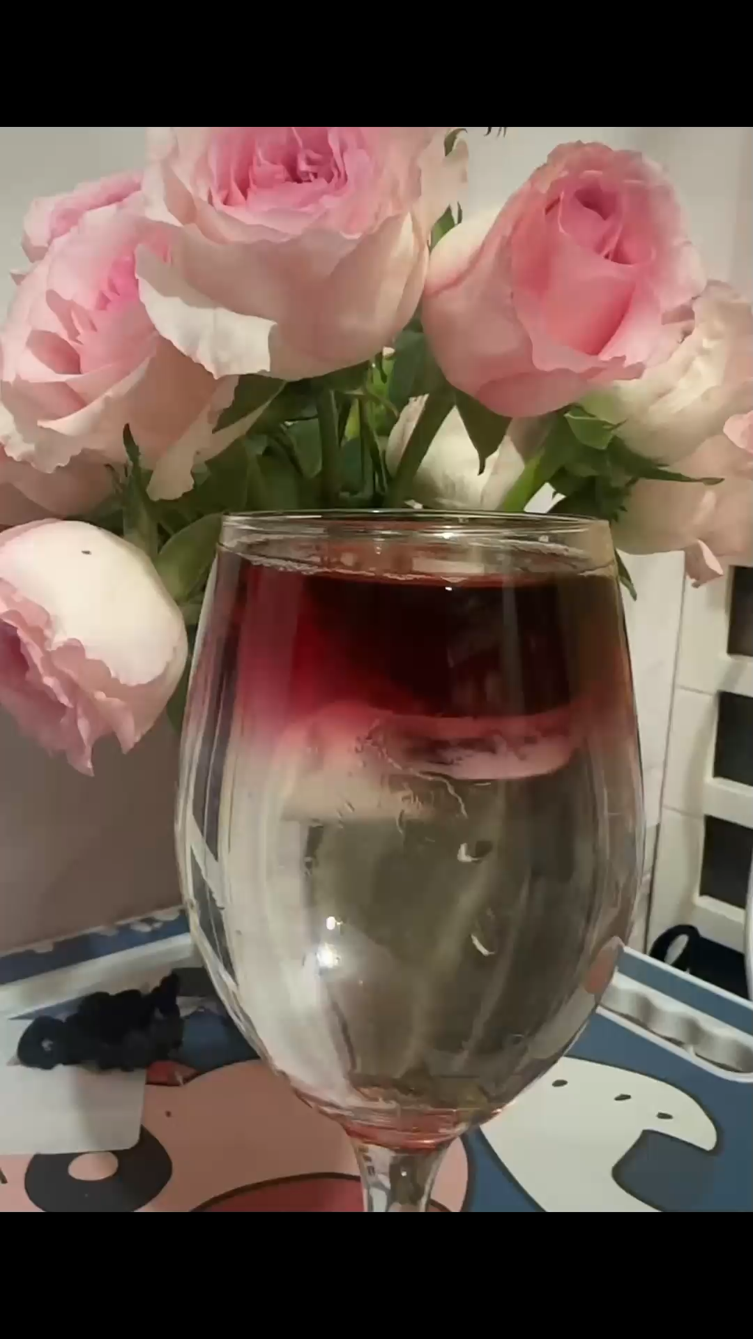 这酒啊，看起来像水，