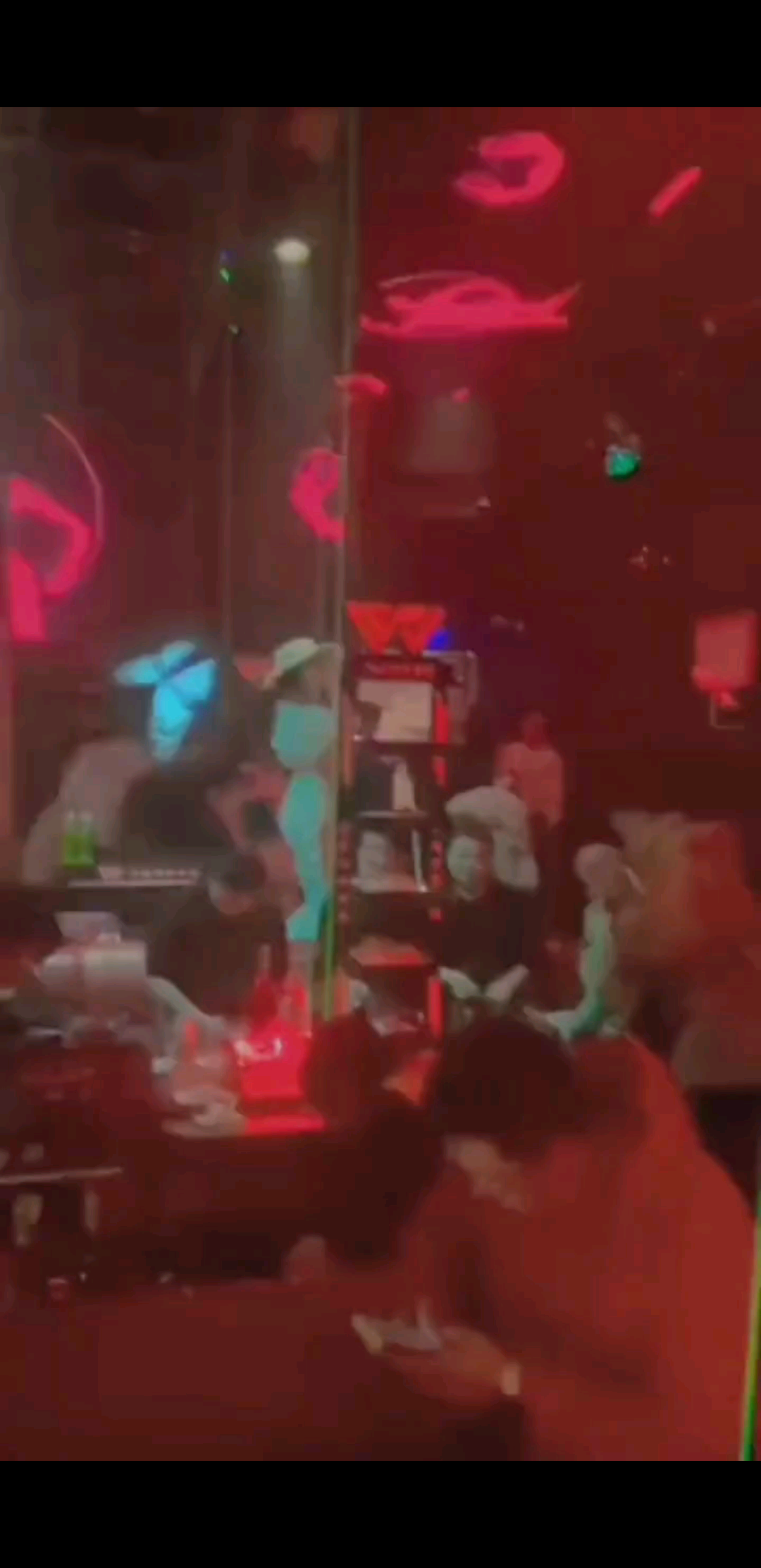 唯有蹦迪解千愁，我与