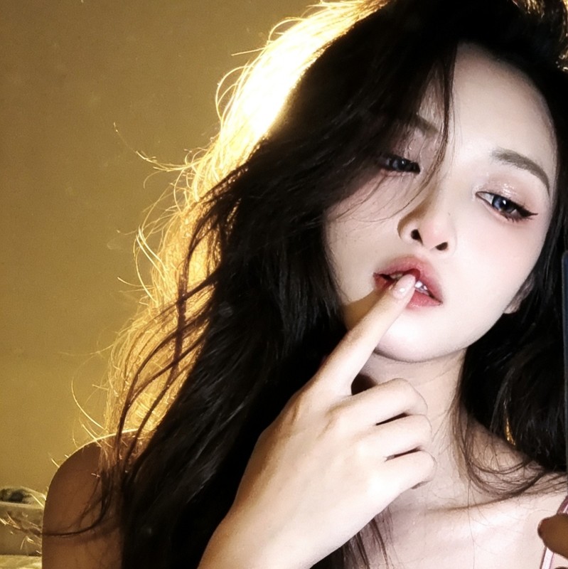清清✨的主播海报