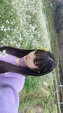 妞祝五一快乐😅的图片
