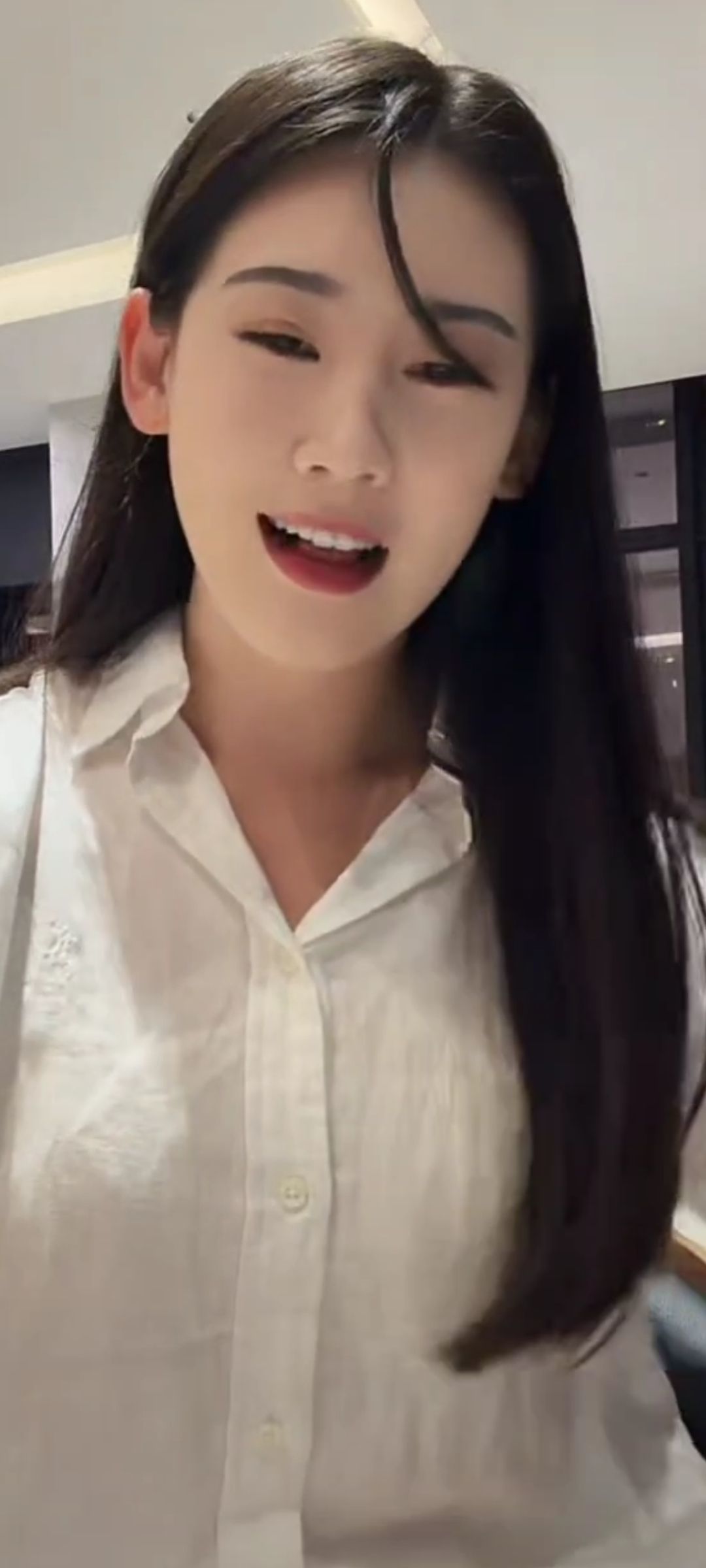 朽木自雕、独饮独醉的主播照片