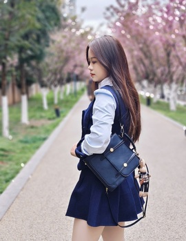 芸兮，求一束光的图片