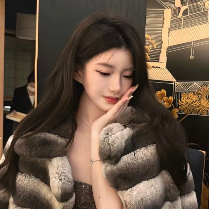 新人~肉松小贝的主播海报