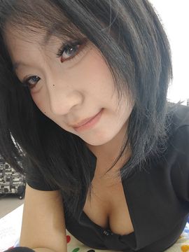 新人江凝雪的图片