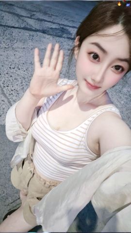 粮芯呀主播照片