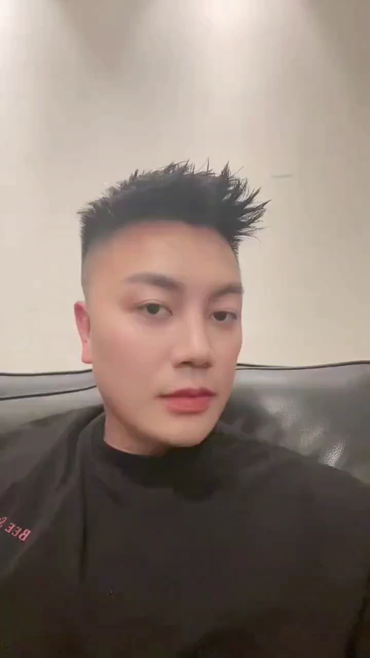 牛马的生活结束了。准