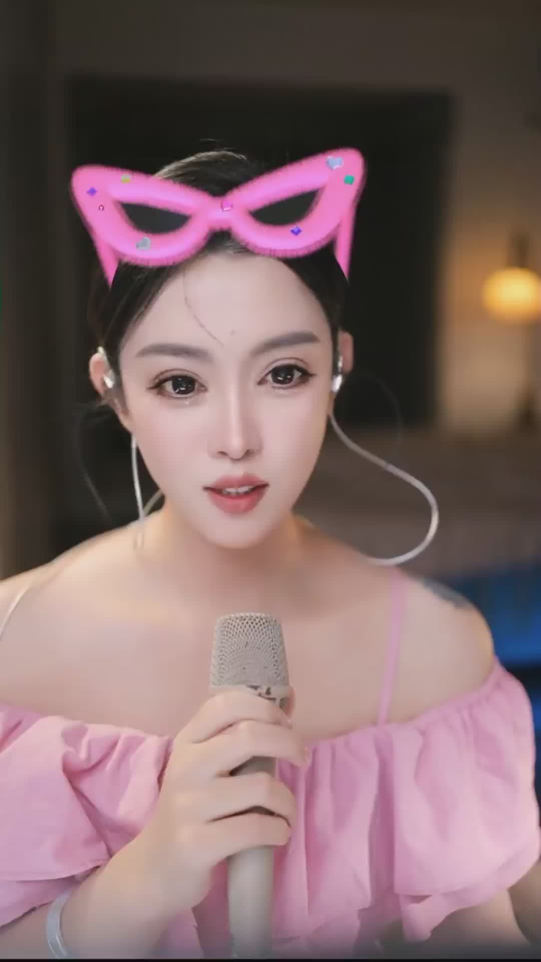 快来看看我发布的才艺作品无人与我，AI评分90！