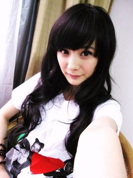 艺校小美主播照片