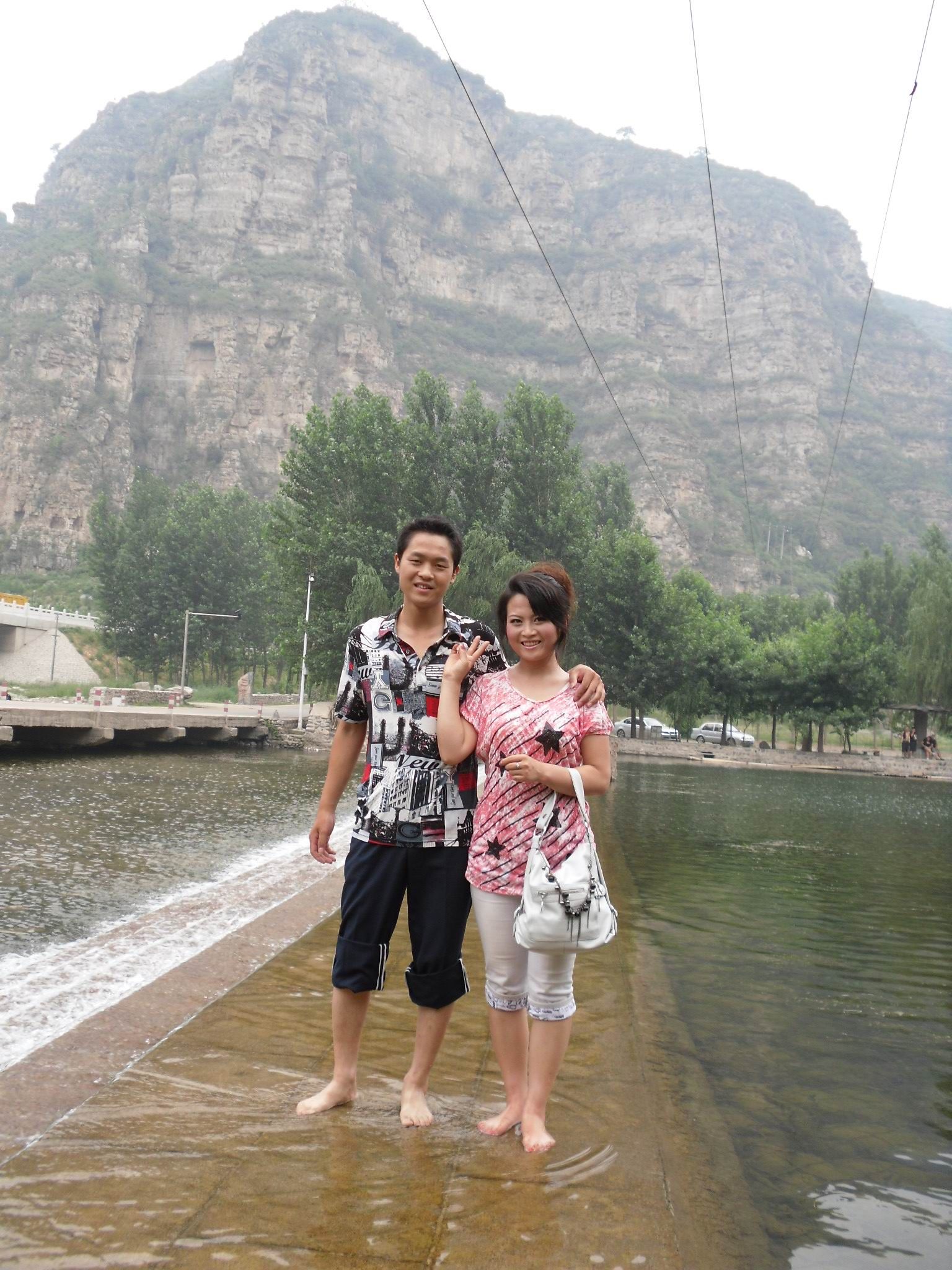 陪着儿子看妞的主播照片