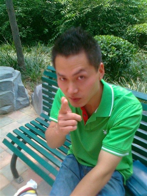 闲逛老哥主播照片