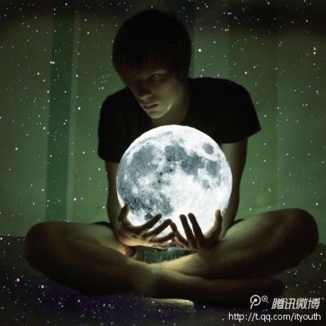 光速素诉俗的主播照片